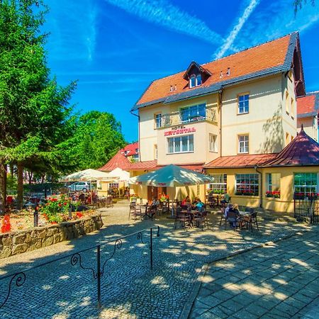 Hotel Krysztal Сверадув-Здруй Экстерьер фото