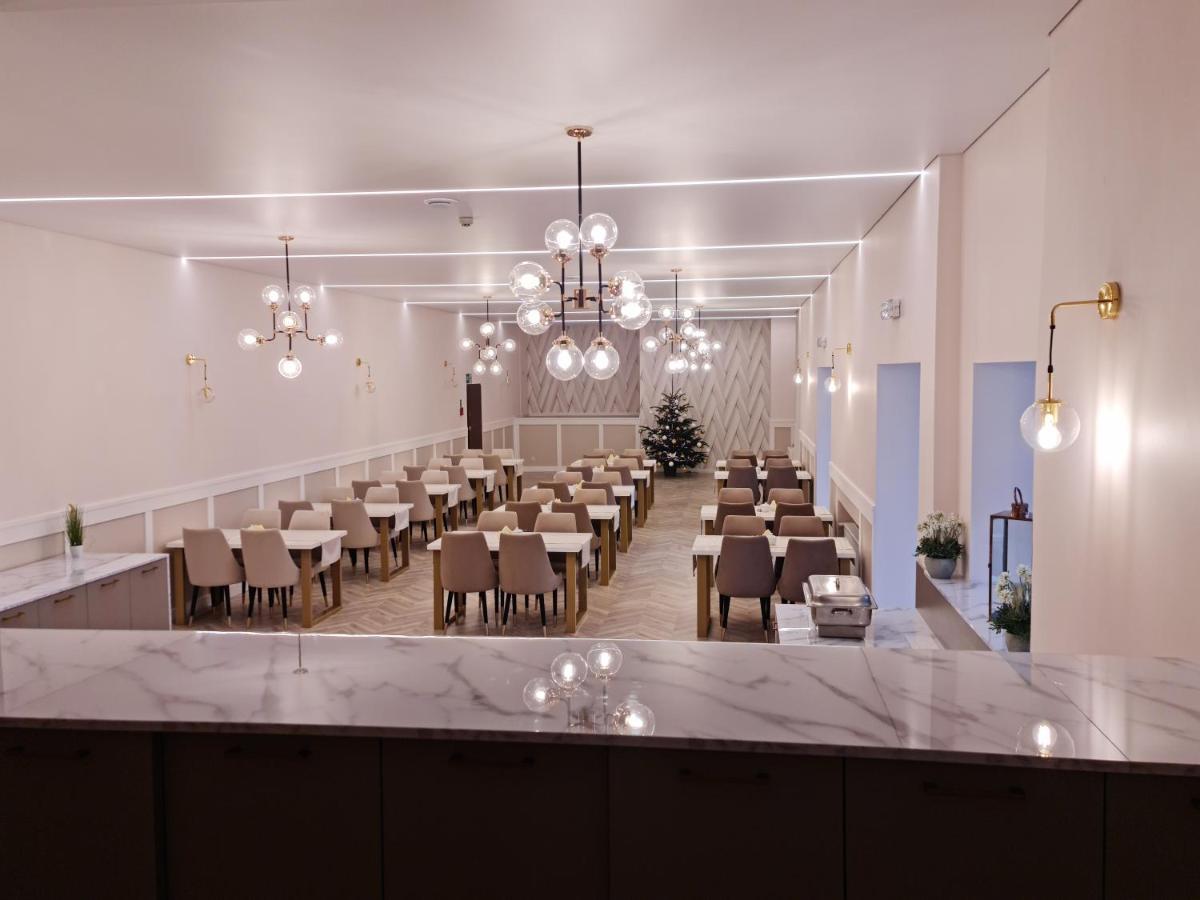 Hotel Krysztal Сверадув-Здруй Экстерьер фото