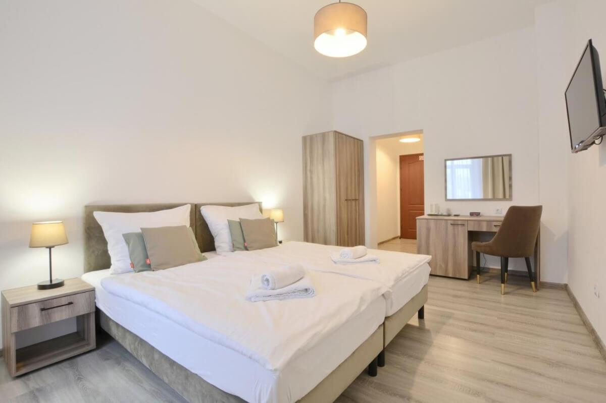 Hotel Krysztal Сверадув-Здруй Экстерьер фото