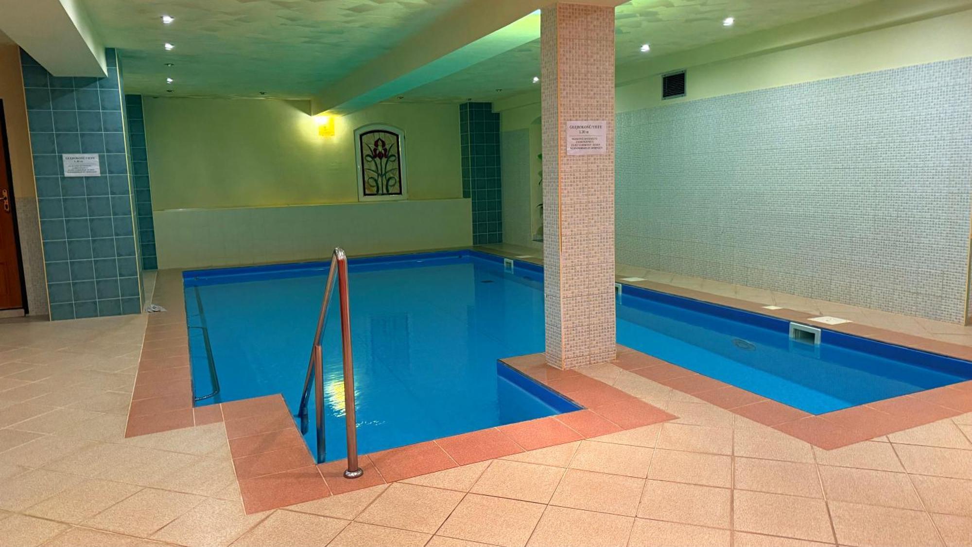 Hotel Krysztal Сверадув-Здруй Экстерьер фото